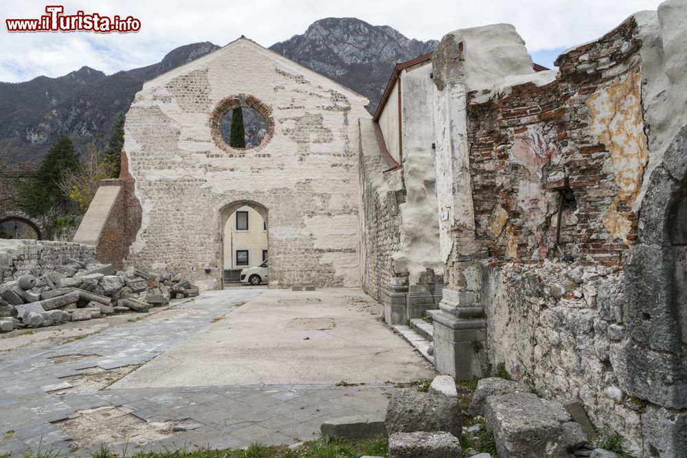 Immagine I resti della chiesa di San Giovanni Battista a Venzone