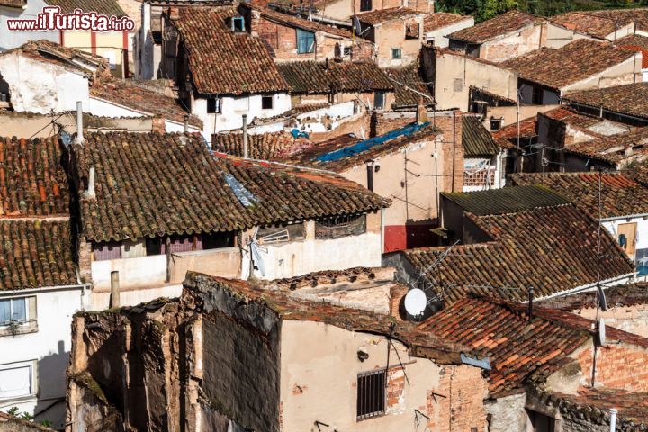 Immagine I tetti delle case nel centro di La Calahorra in Andalusia