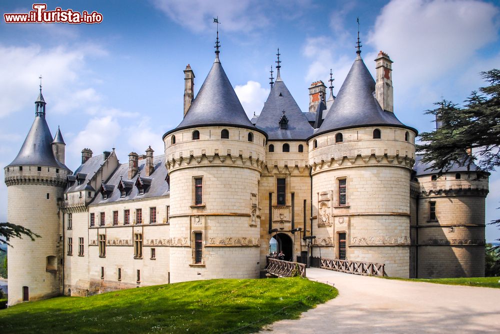 Immagine I torrioni del maniero di Chaumont, uno dei Castelli della Loira in Francia
