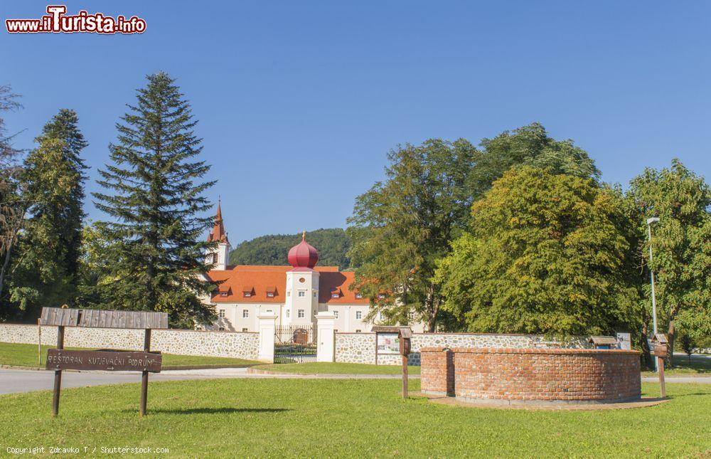 Immagine Il bel castello di Kutjevo, Slavonia, Croazia. Un tempo in questa elegante dimora soggiornarono personaggi celebri fra cui l'imperatrice Maria Teresa d'Austria e il barone Franjo Trenk - © Zdravko T / Shutterstock.com