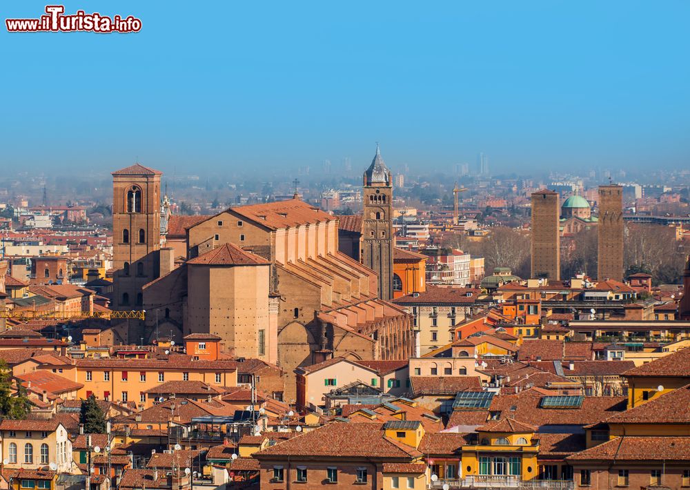 Immagine Il Belvedere dal Complesso di San Michele in Bosco, uno dei luoghi romantici di Bologna
