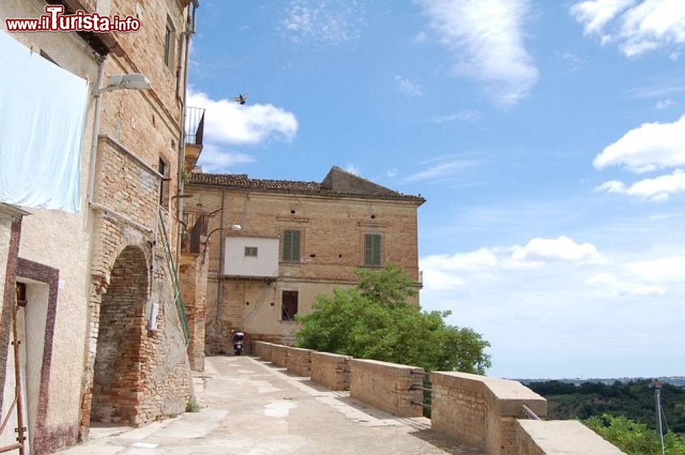 Immagine Il borgo antico di Pollutri in Abruzzo