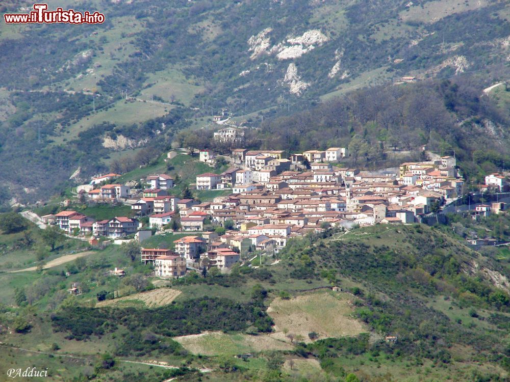 Immagine Il borgo calabrese di Alessandria del Carretto, famoso per la Festa della Pita - © P.Adduci / www.pacchiocchio.altervista.org/