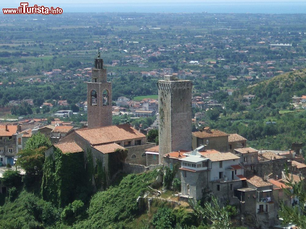 Immagine Il borgo di Castelforte nel Lazio, famoso per le sue terme  - © Carlo V. Iossa, Pubblico dominio, Wikipedia