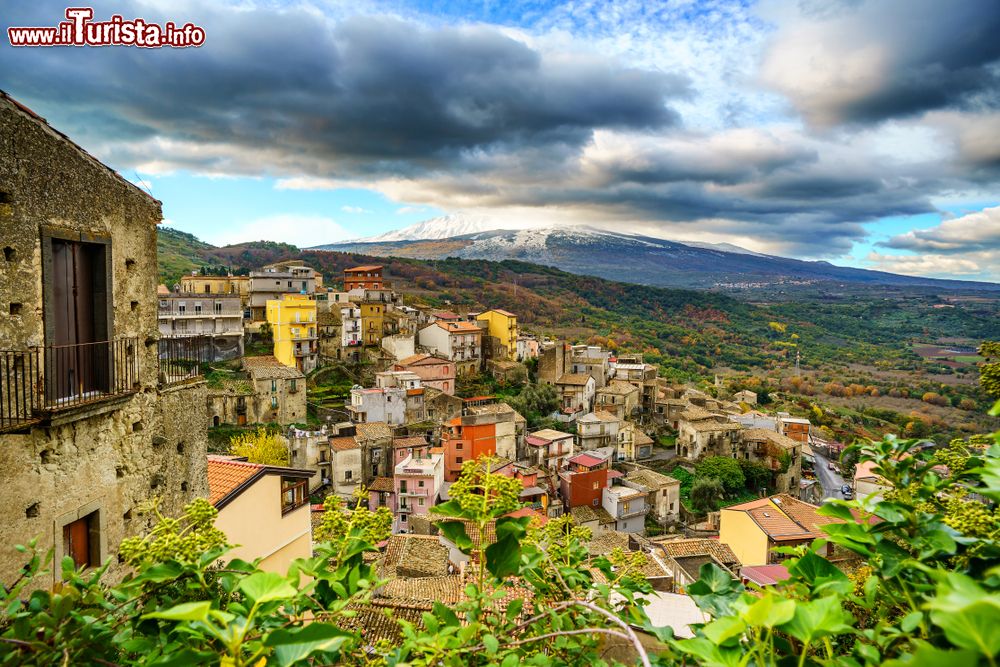 Immagine Il borgo di Castiglione di Sicilia nella zona dell'Etna