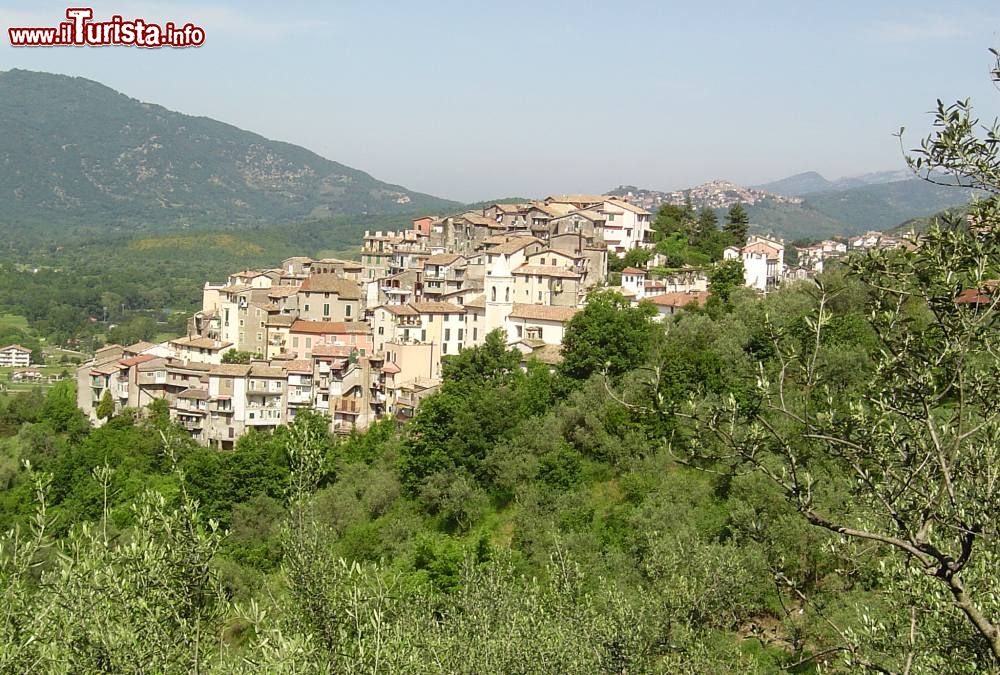 Immagine Il borgo di Gerano nel Lazio vicino a Roma sui monti Ruffi.