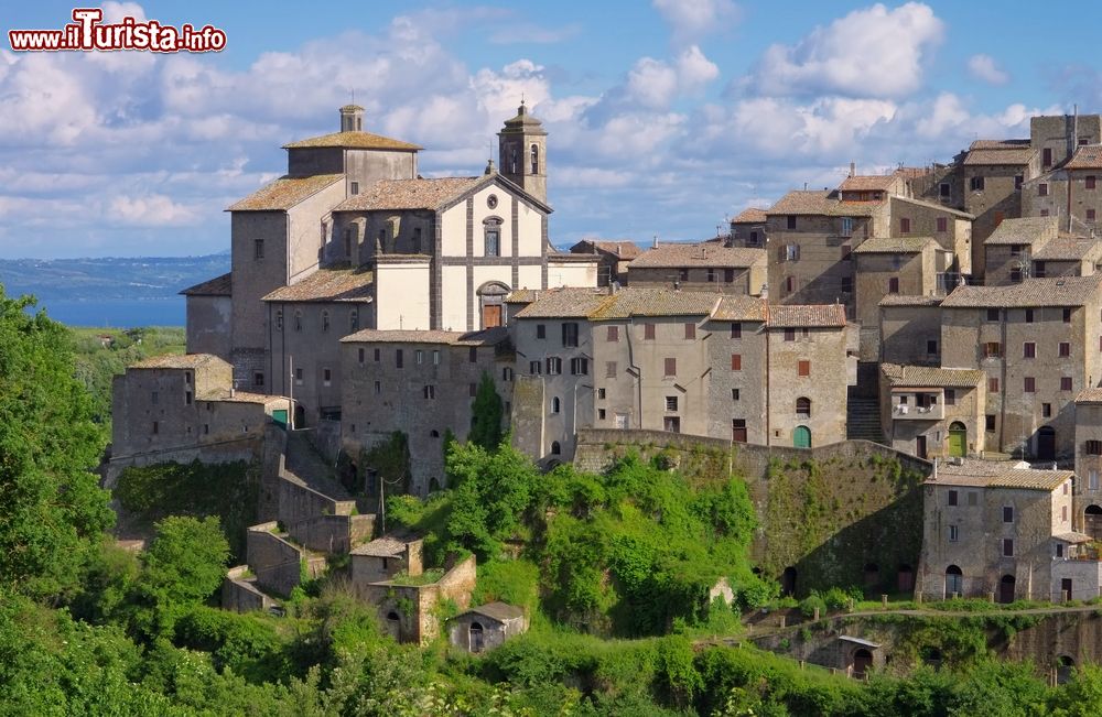 Immagine Il borgo di Grotte di Castro nel Lazio, Lago di Bolsena