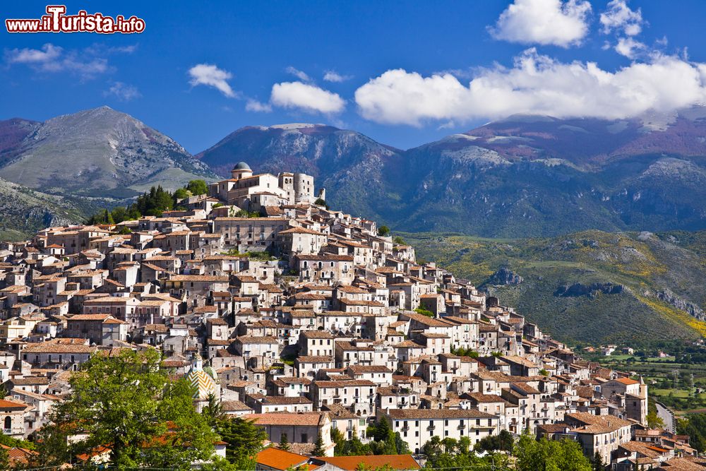 Immagine Il borgo di Morano Calabro, di origini medievali è una delle attrazioni del nord della Calabria, sulle pendici meridionali del Parco Nazionale del Monte Pollino