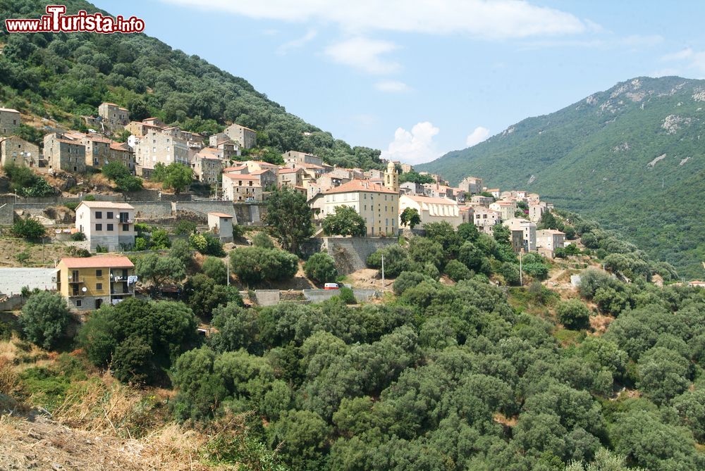 Immagine Il borgo di Olmeto si trova sulla costa di sud-ovest della Corsica