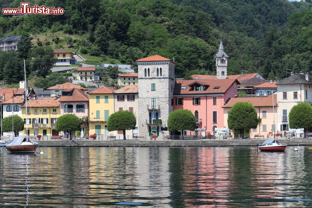 Immagine Il borgo di Pella sul lago d'Orta in Piemonte