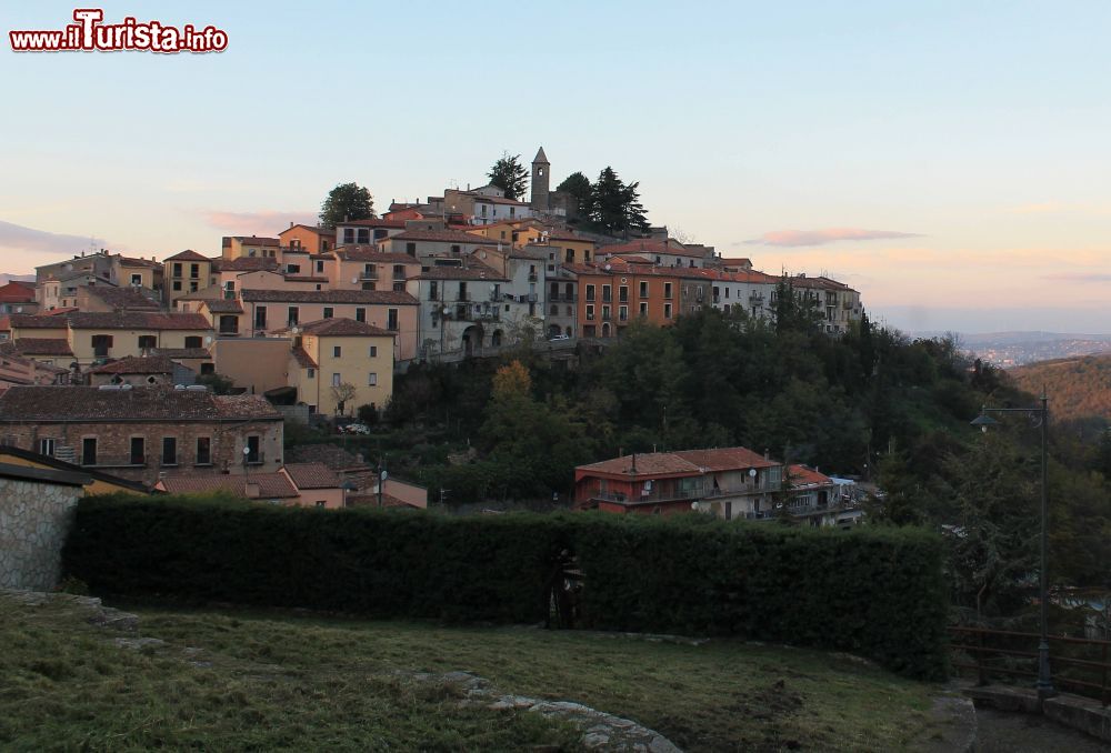 Immagine Il borgo di Pignola in Basilicata, il paese dei Portali - © Mariangela Albano - CC BY-SA 4.0, Wikipedia