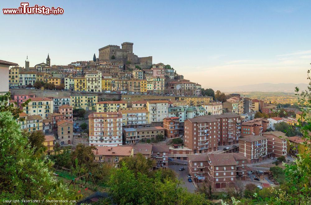 Immagine Il borgo di Soriano nel Cimino famoso per il suo castello. Siamo nella Tuscia, in provincia di VIterbo - © ValerioMei / Shutterstock.com