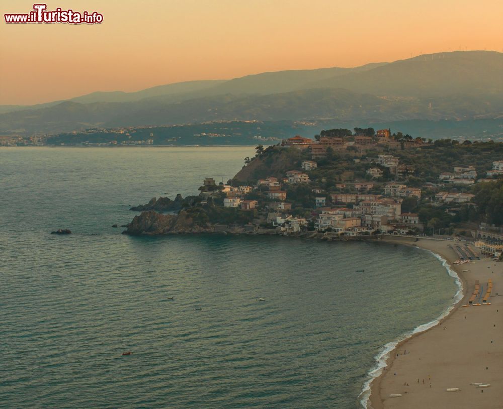 Immagine Il borgo di Soverato in Calabria e la sua spiaggia