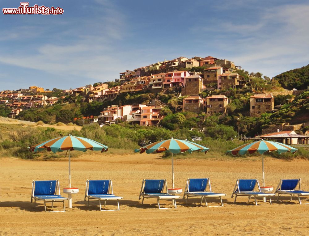 Immagine Il borgo di Torre dei Corsari e la spiaggia in Sardegna