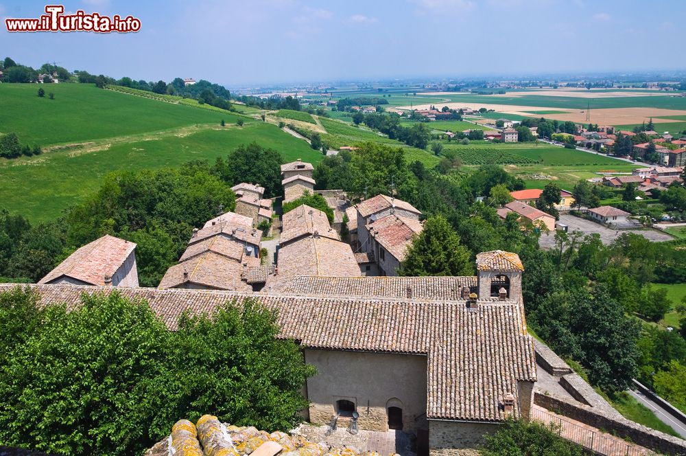 Immagine Il borgo di Torrechiara fotografato dal Castello