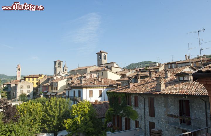 Immagine Il Borgo di Varzi : siamo nell'Oltrepò Pavese, nel sud della Lombardia - © Claudio Giovanni Colombo / Shutterstock.com