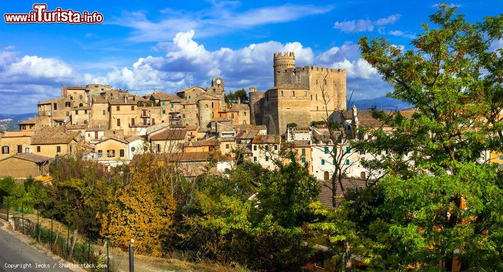 Immagine Il borgo ed il castello di Nazzano Romano nel Lazio - © leoks / Shutterstock.com
