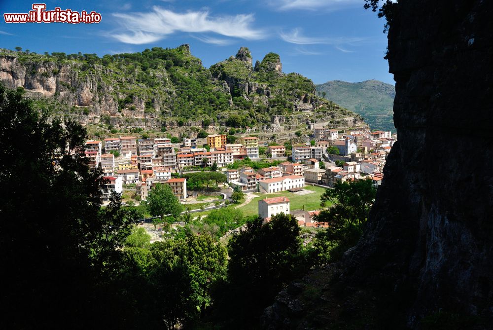 Immagine Il borgo storico  di Ulassai tra le montagne della Sardegna