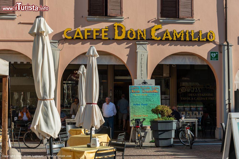 Immagine Il Caffè Don Camillo, un bar di Brescello ispirato ai racconti di Guareschi - © Karl Allen Lugmayer / Shutterstock.com