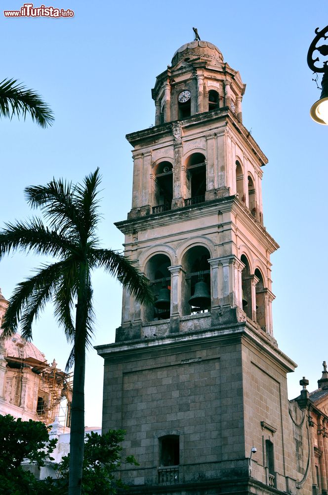 Immagine Il campanile della cattedrale di Nostra Signora dell'Assunzione a Veracruz, Messico.