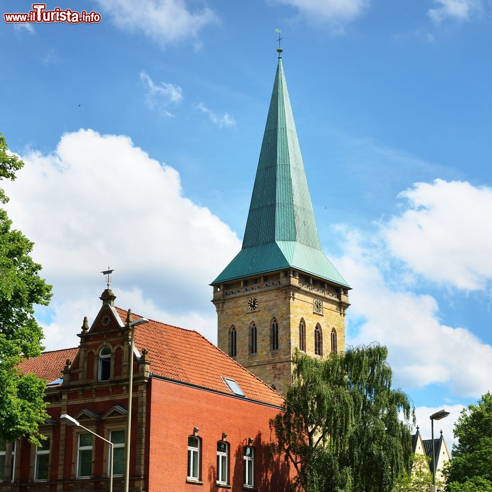 Immagine Il campanile della chiesa di Santa Caterina a Osnabruck, Germania.
