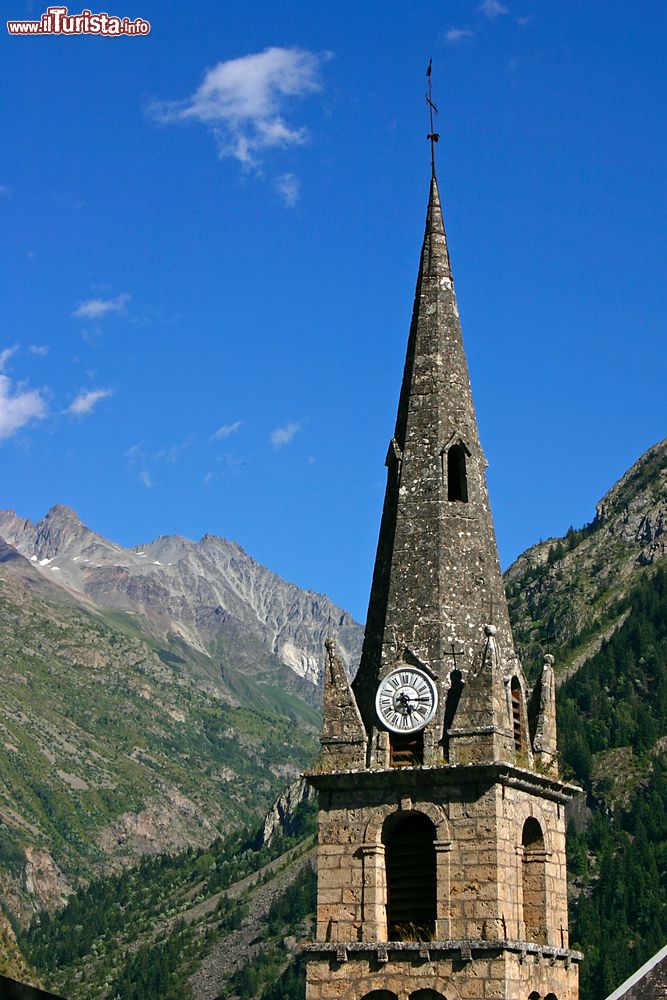 Immagine Il campanile della chiesa principale di Venosc, Francia.