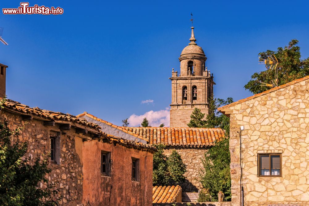 Immagine Il campanile della Collegiata di Santa Maria dell'Assunzione a Medinaceli, Soria, Spagna.