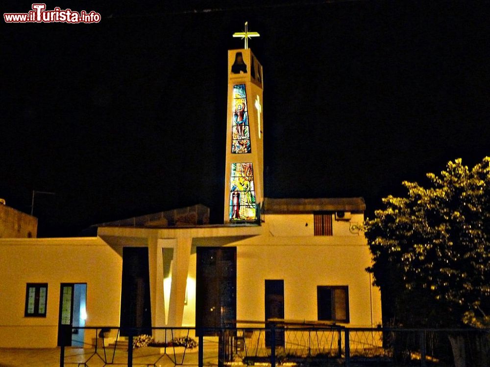 Immagine Il campanile restaurato della Chiesa dell'Assunta a Nizza di Sicilia - © Francesco Lipari, CC0, Wikipedia