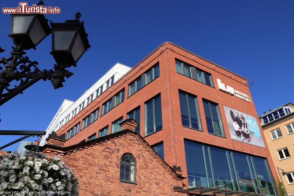 Immagine Il campus della Linkoping University di Norrkoping, Svezia. Il campus si trova in ex edifici industriali - © Tupungato / Shutterstock.com