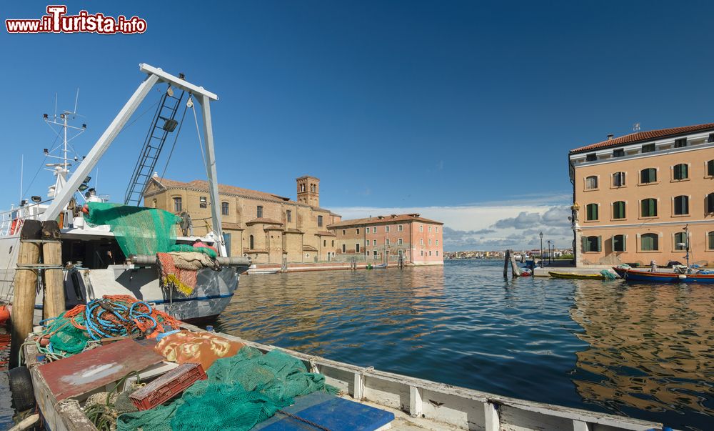 Immagine Il canale che attraversa la città vecchia di Chioggia, Veneto, Italia.