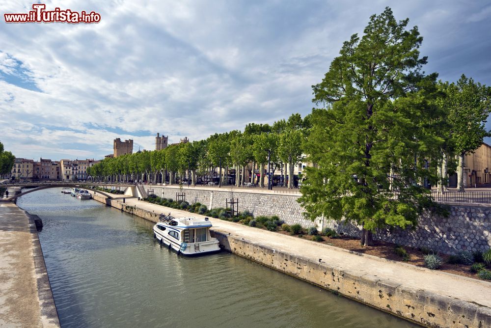 Immagine Il canale della Robine visto dal centro storico di Narbonne Francia.