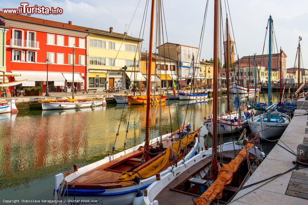 Immagine Il canale Fosso Venarella o Porto Canale di Leonardo a Cesenatico sulla Riviera Romagnola, costa adriatica - © Stanislava Karagyozova / Shutterstock.com