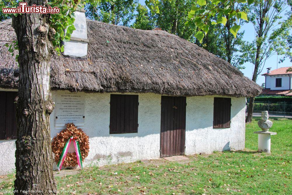 Immagine Il Capanno di Anita e Giuseppe Garibaldi a Lido delle Nazioni, Emilia-Romagna - © Fabio Caironi / Shutterstock.com