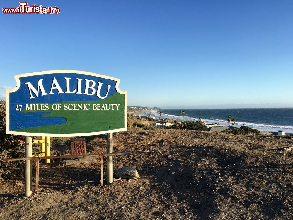 Immagine Il cartello di Malibu, California, 27 miglia di bellezza (USA).