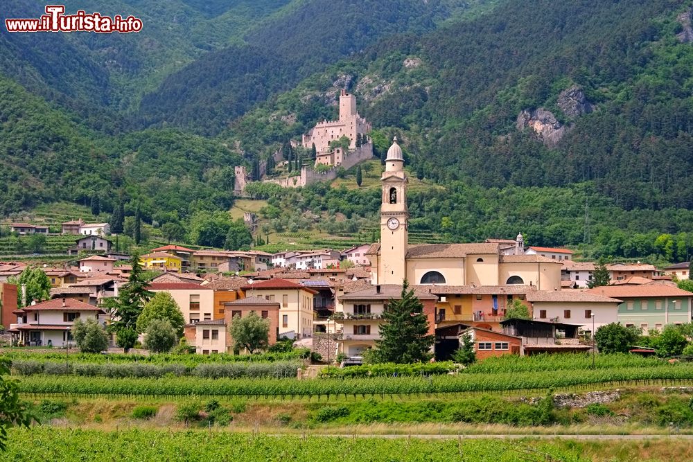 Immagine Il Castello di Avio e la frazione di Sabbionara in Trentino