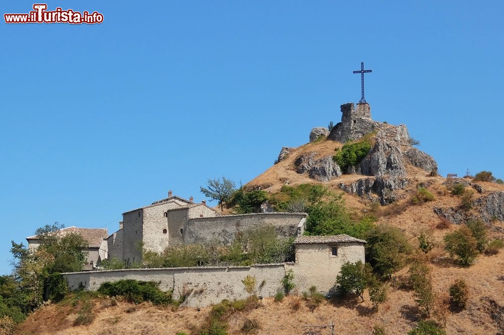 Immagine Il castello di Billi a Pennabilli, Emilia Romagna. Di questa antica fortezza rimangono oggi solo dei ruderi.