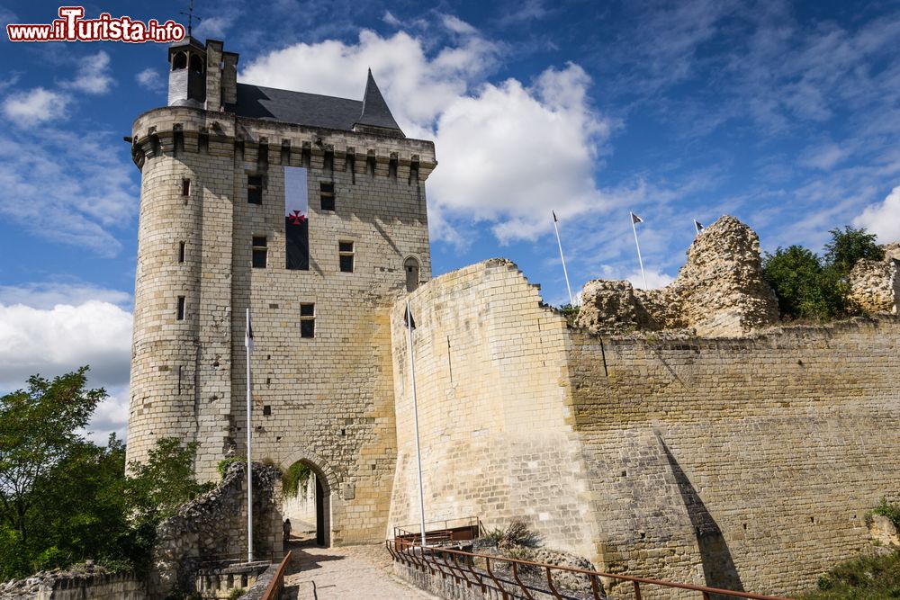 Immagine Il castello di Chinon in Francia.