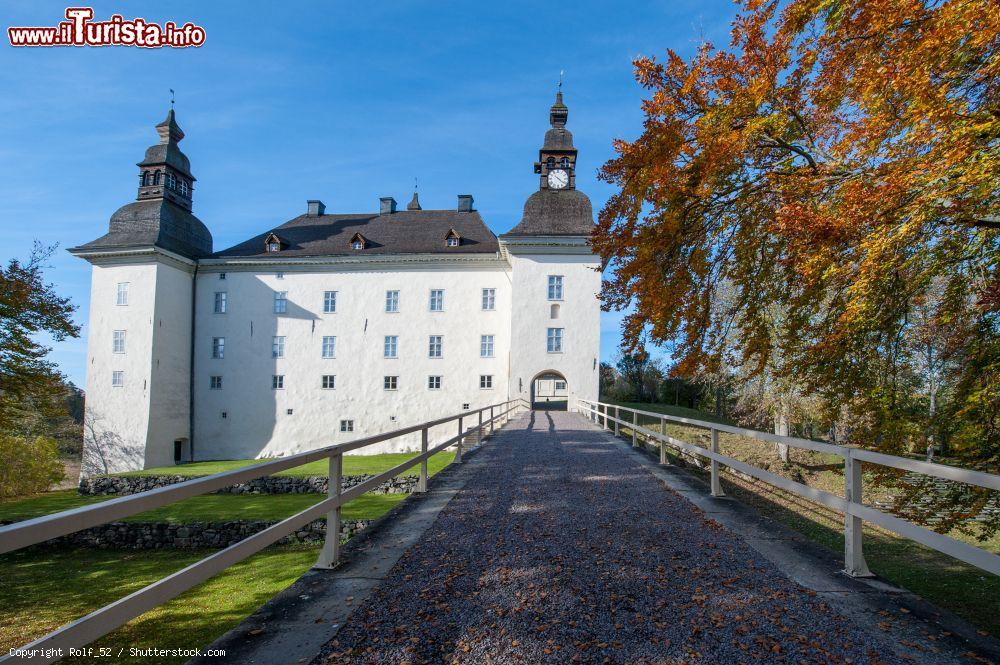 Immagine Il castello di Ekenas in autunno nelle campagne di Linkoping, Svezia. Popolare attrazione turistica, questo maniero venne costruito nel XVII° secolo - © Rolf_52 / Shutterstock.com