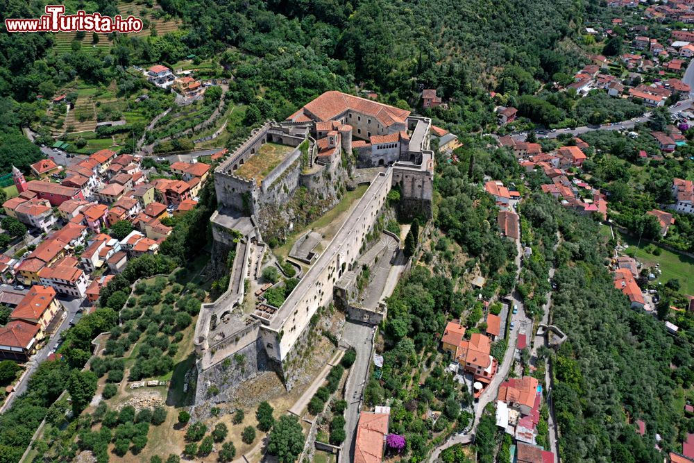 Immagine Il Castello di Malaspiana a Massa, una delle attrazioni da vedere nei dintorni di San Carlo Terme