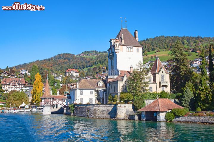 Immagine Il Castello di Oberhofen è considerato uno dei più belli della Svizzera - © 314120165 / Shutterstock.com