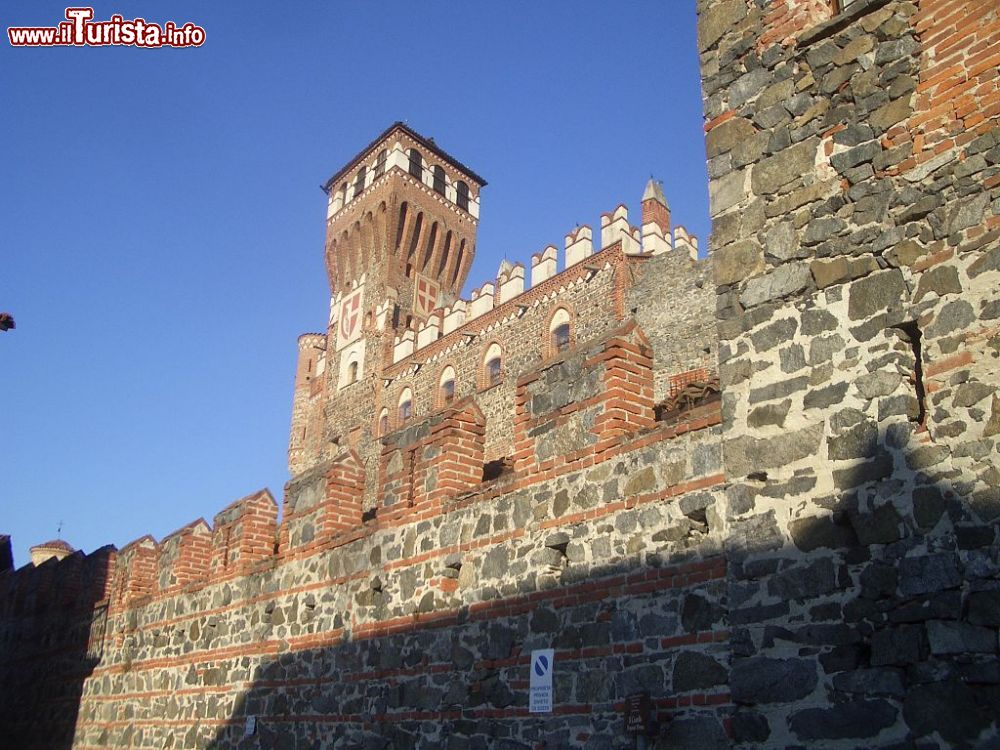 Immagine Il Castello di Pavone Canavese in Piemonte - © Laurom - Wikipedia