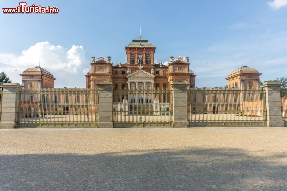 Immagine Il Castello di Racconigi in estate, siamo in provincia di Cuneo in Piemonte