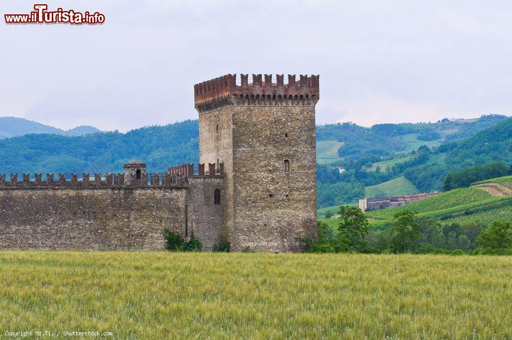 Immagine Il Castello di Riva un delle attrazioni a Ponte dell'Olio in Emilia-Romagna - © Mi.Ti. / Shutterstock.com