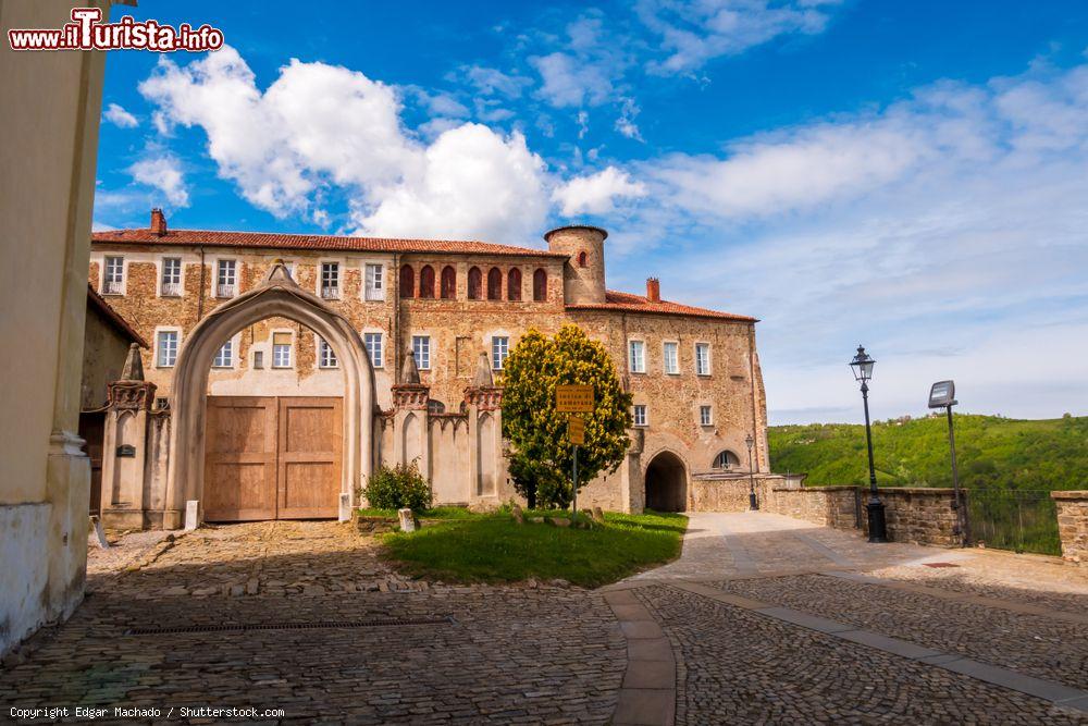 Immagine Il Castello Marchesi a Sale San Giovanni in Piemonte - © Edgar Machado / Shutterstock.com