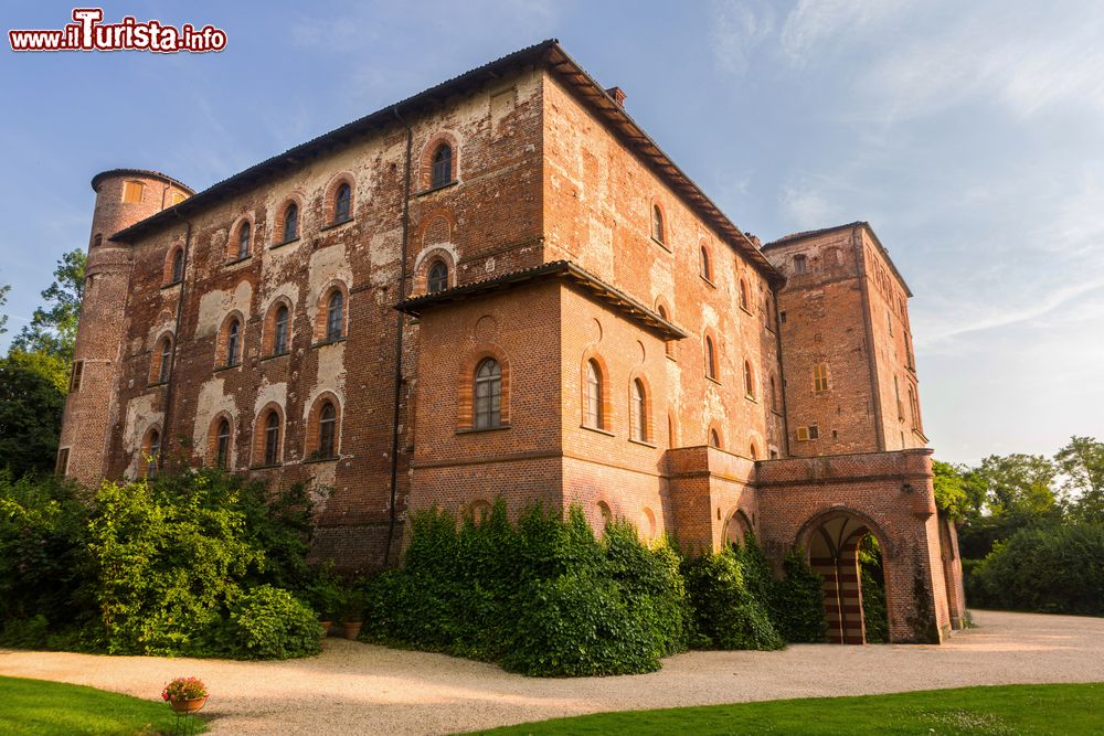 Immagine Il Castello medievale di Pralormo si trova vicino a Torino, in Piemonte.