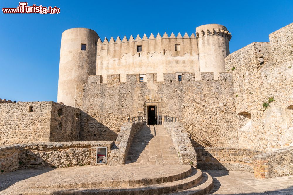Immagine Il Castello Normanno di Santa Severina, borgo della Calabria in provincia di Crotone.