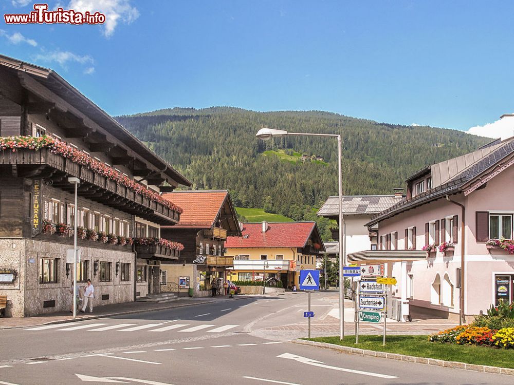 Immagine Il centro di Altenmarkt im Pongau tra le montagne del Salisburghese - ©  Michielverbeek - CC BY-SA 3.0, Wikipedia