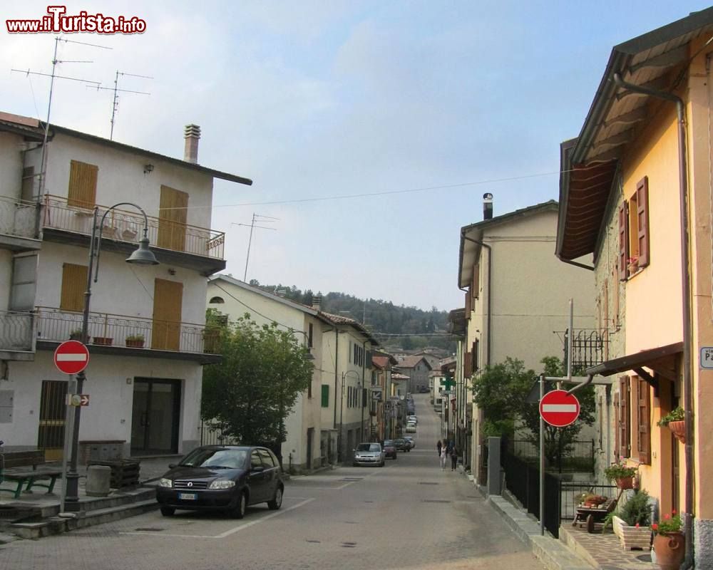 Immagine Il centro di Cervarezza in Emilia-Romagna - © Bucaramango - CC BY-SA 3.0, Wikipedia