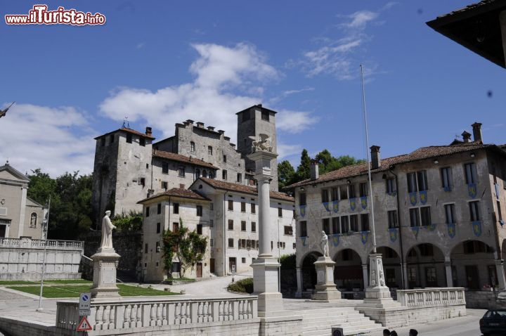 Immagine Il centro di Feltre gli edifici eleganti di piazza Maggiore