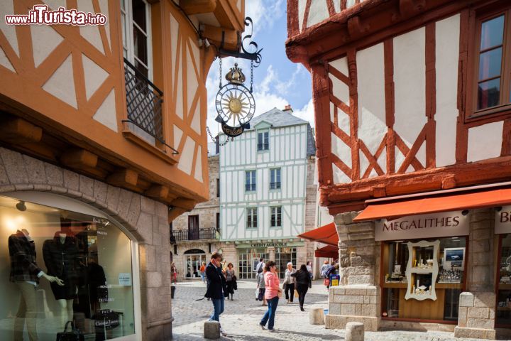 Immagine Il centro di Vannes nel sud della Bretagna in Francia - © Oscity / Shutterstock.com